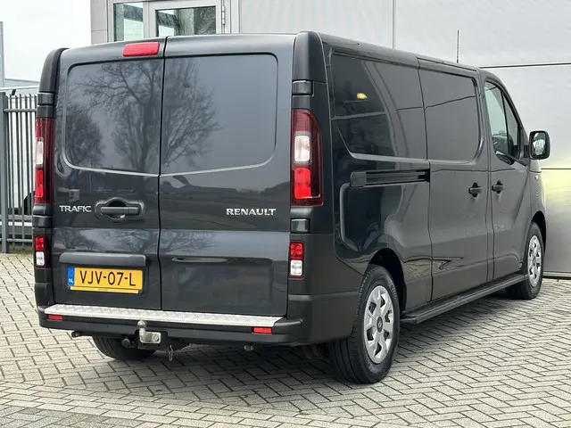 Renault Trafic 2.0 dCi 145 T29 L2H1 Comfort 2021 Diesel 8