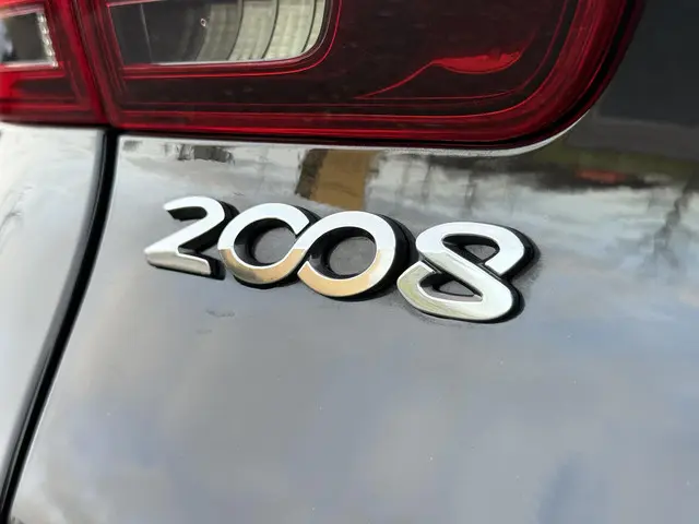 Peugeot 2008 1.2 PureTech Allure 2016 Benzine 36