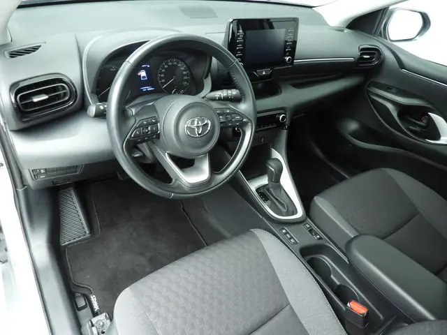 Toyota Yaris 1.5 Hybrid Active 2022 Hybride Benzine 6