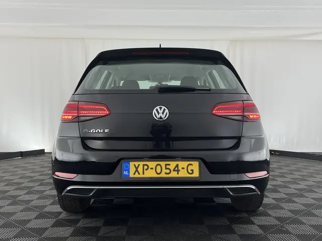 Volkswagen e-Golf {SOH-88%} 2019 Elektrisch 5