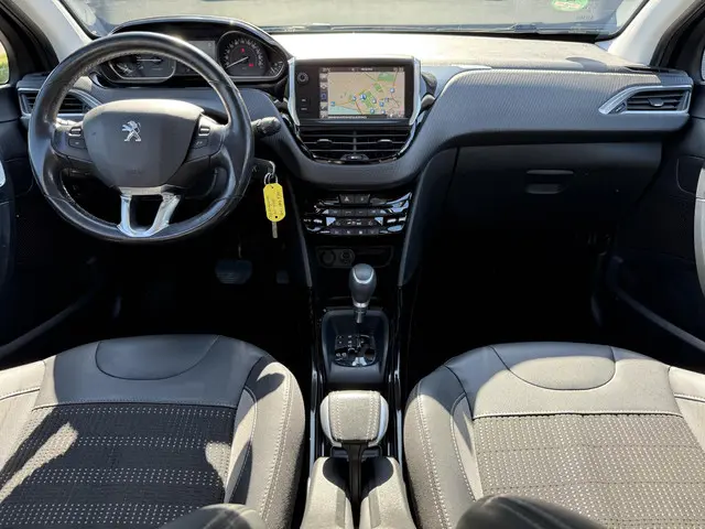 Peugeot 2008 1.2 PureTech Allure 2016 Benzine 10