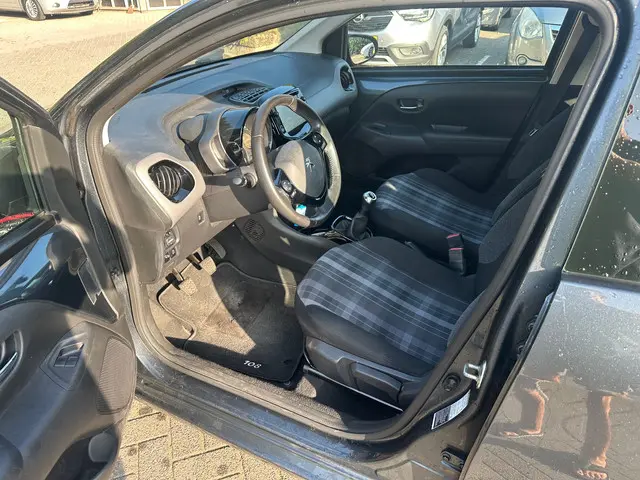 Peugeot 108 1.0 e-VTi Allure 5 deurs , airco 2019 Benzine 8