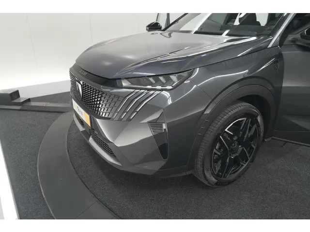 Peugeot 5008 HYbrid 145 e-DCS6 GT 2025 Hybride Benzine 17