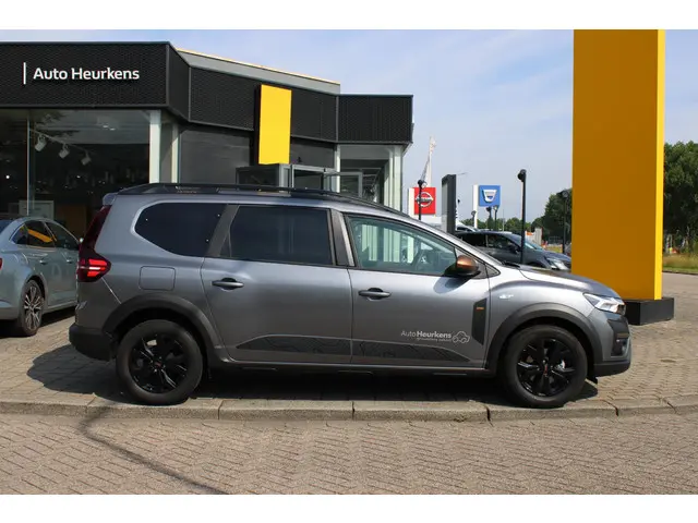 Dacia Jogger TCe 110 Extreme 7p. 2025 Benzine 36