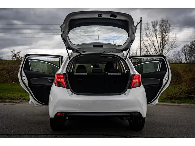 Toyota Yaris 1.0 VVT-i Trend 2015 Benzine 37