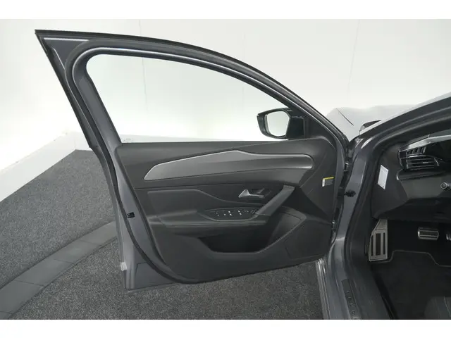 Peugeot 308 SW PureTech 130 EAT8 GT 2023 Benzine 65