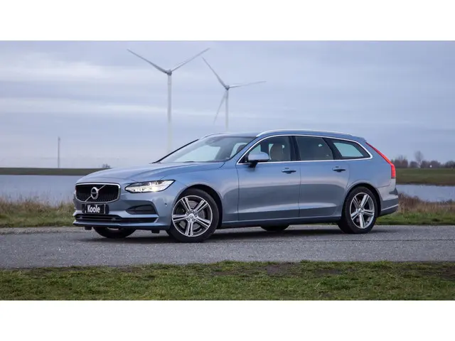 Volvo V90 2.0 T5 Momentum 2017 Benzine 40