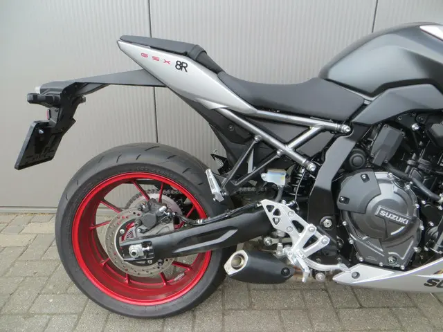 Suzuki GSX GSX-8R 2024 Benzine 6