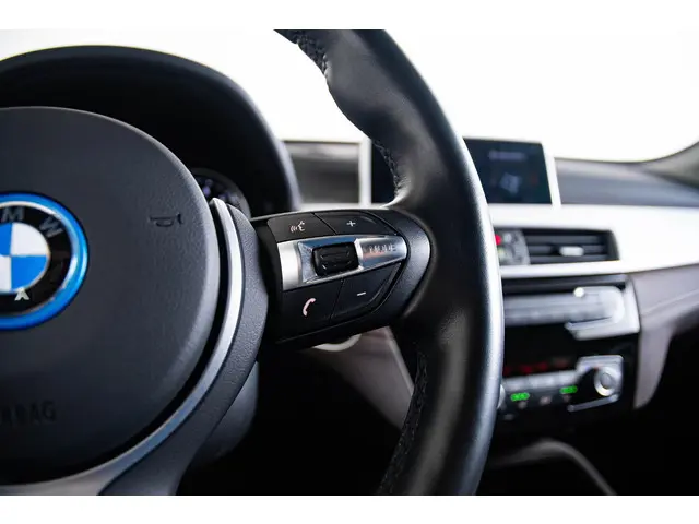 BMW X1 xDrive25e High Executive 2022 Hybride Benzine 33