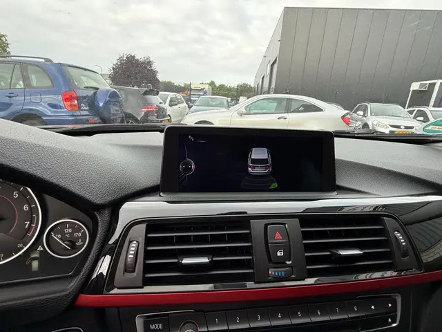 BMW 3 Serie Touring 316i Executive 2013 Benzine 15