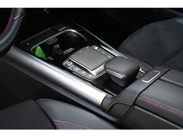 Mercedes-Benz GLA 250 e AMG 2021 Hybride Benzine 60