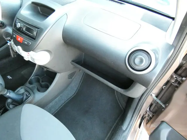 Peugeot 107 HELAAS VERKOCHT!!! 2013 Benzine 21