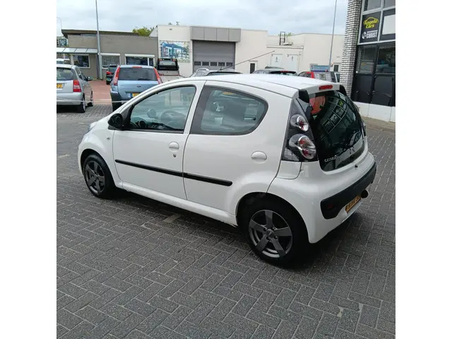 Citroën C1 1.0 Tendance 2013 Benzine 4