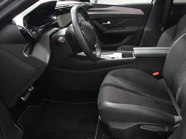 Peugeot 308 1.2 PureTech GT 2024 Benzine 9