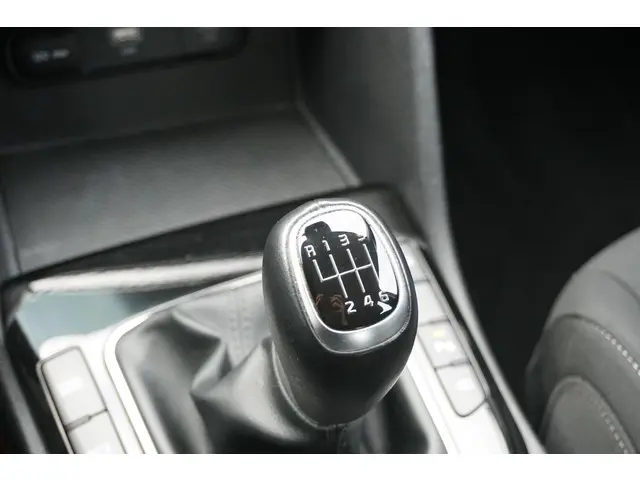 Kia Sportage 1.6 T-GDi MHEV DynamicLine 2022 Benzine 40