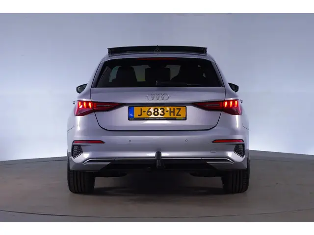 Audi A3 35TFSI S-Line[RS Velg Pano Leder] 2020 Benzine 32