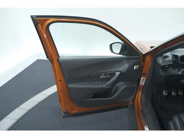 Peugeot 2008 PureTech 130 GT Pack 2022 Benzine 66