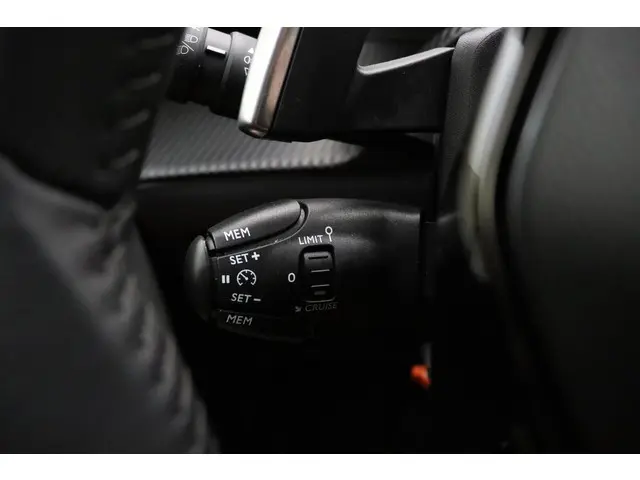 Peugeot 208 1.2 PureTech Allure Pack 2022 Benzine 27