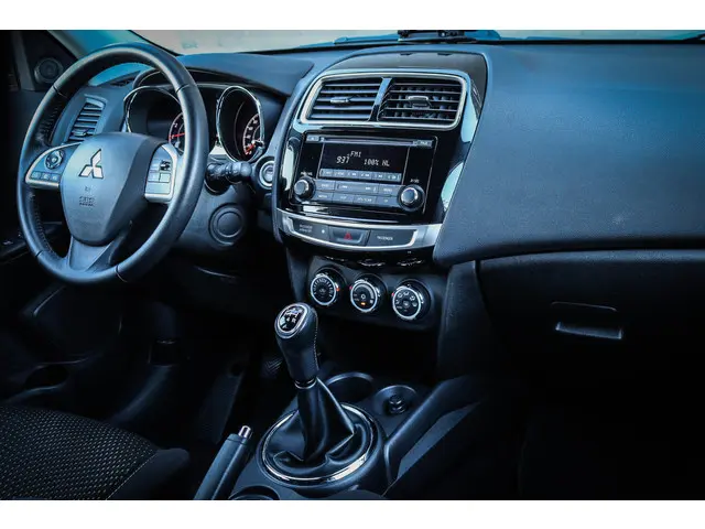 Mitsubishi ASX 1.6 Cleartec Invite+ 2015 Benzine 4