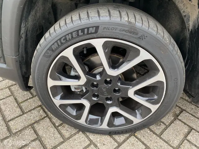 Jeep Compass 1.3T 150 DDCT Limited AUTOMAAT 2020 Benzine 8