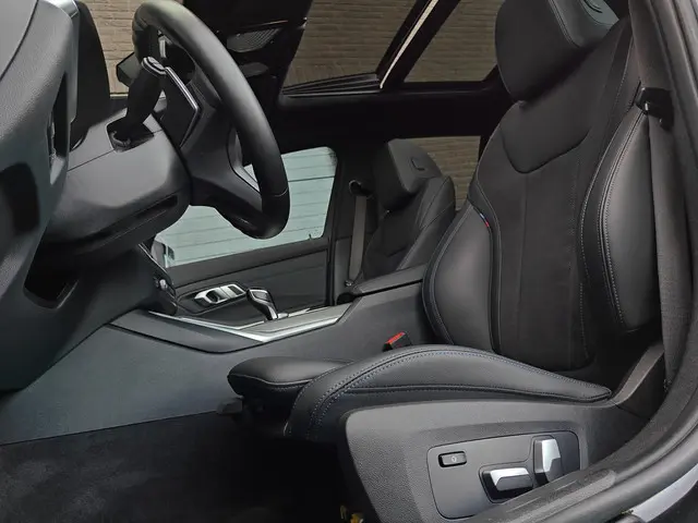 BMW 3 Serie Touring 330e M Sport 2022 Hybride Benzine 7