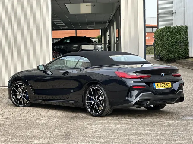 BMW 8 Serie 840i xDrive High Executive 2021 Benzine 64