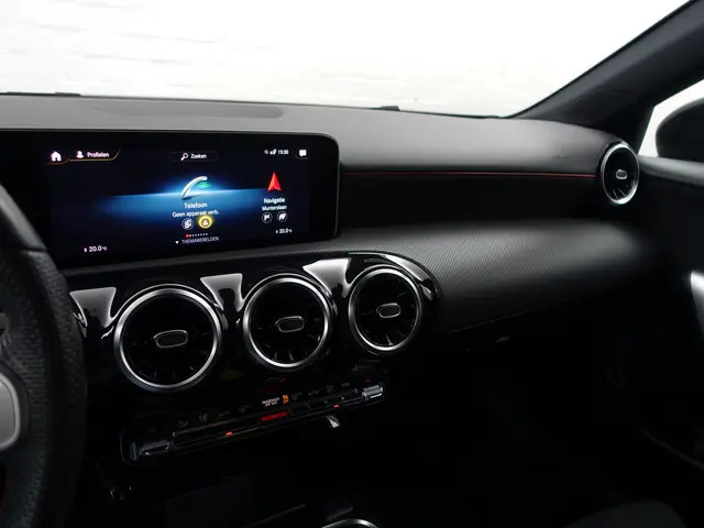 Mercedes-Benz A-Klasse 200 AMG Prestige Aut- 2019 Benzine 7