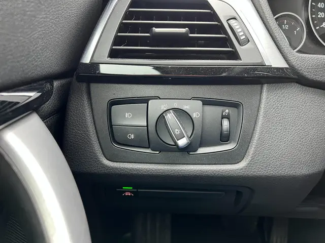 BMW 3 Serie GT 330i High Executive 2019 Benzine 16