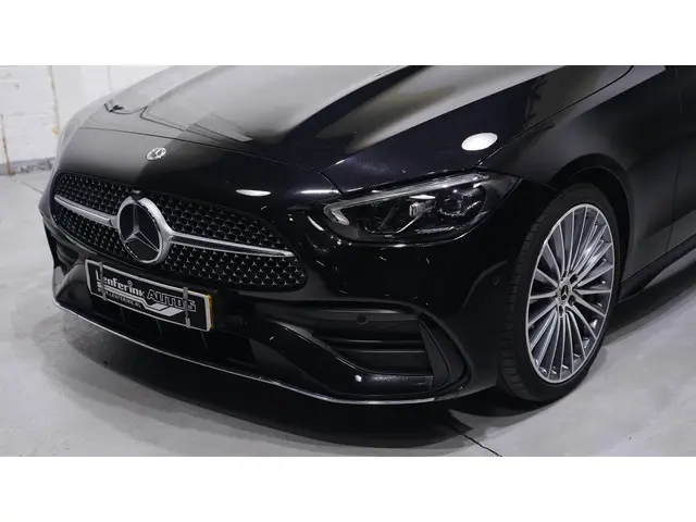 Mercedes-Benz C-Klasse 180 AMG Line 2023 Benzine 14