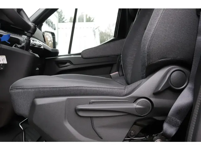 Renault Master T35 2.0 dCi 130 L2H2 Advance 2024 Diesel 10