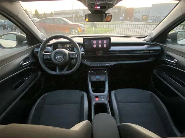 Jeep Avenger Longitude 54 kWh 2024 Elektrisch 13