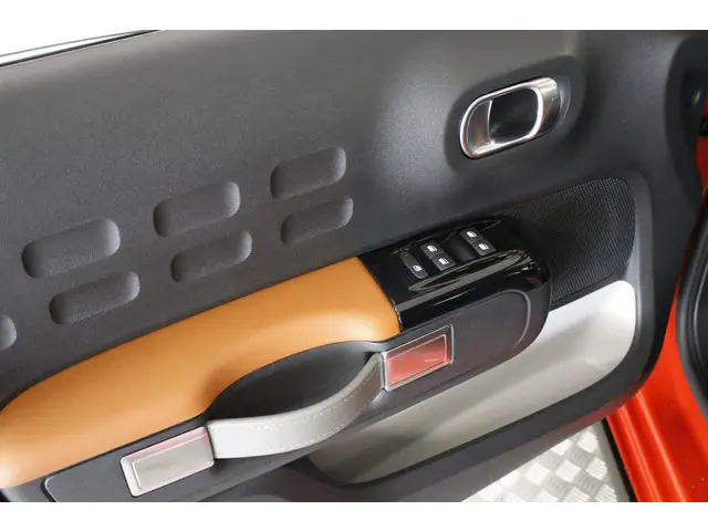 Citroën C3 1.2 PureTech Shine 2017 Benzine 19