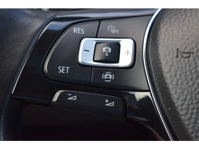 Volkswagen T-Roc 1.5 TSi 150pk Sport 2019 Benzine 26