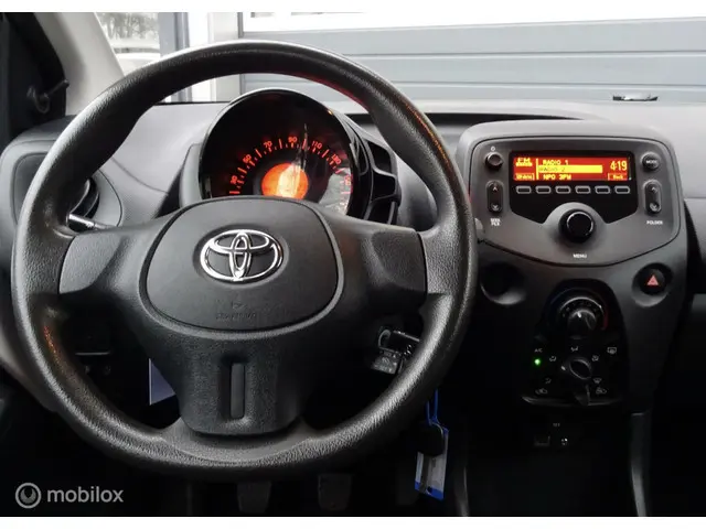 Toyota Aygo 1.0 VVT-i x CRUISE CONTROL|AIRCO 2016 Benzine 18