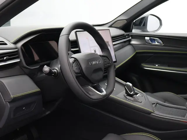 Lynk & Co 01 1.5 Core 2025 Hybride Benzine 18