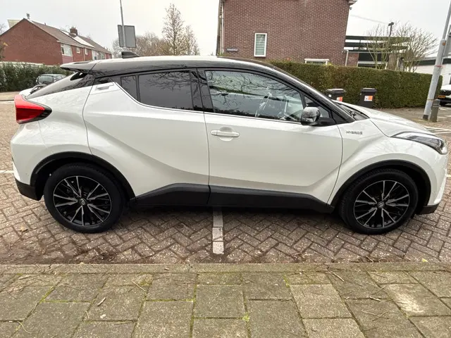 Toyota C-HR 1.8 Hybrid Style 2018 Hybride Benzine 4