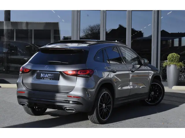 Mercedes-Benz GLA 250 e AMG Line 2022 Hybride Benzine 4