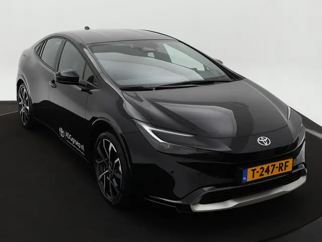 Toyota Prius 2.0 Plug-in Executive 2023 Hybride Benzine 18