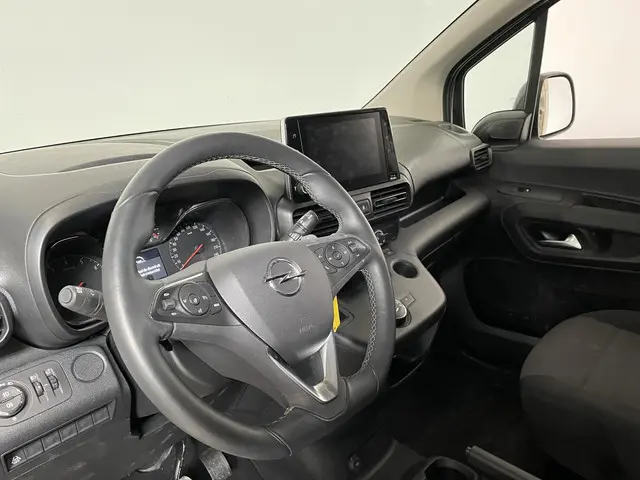 Opel Combo 130pk L1 Automaat 2023 Diesel 17