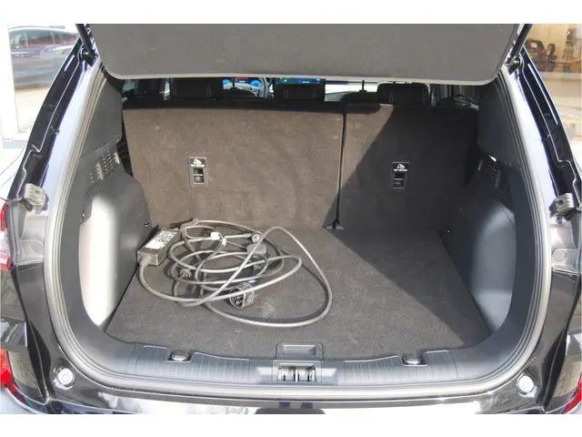 Ford Kuga 2.5 PHEV Titanium 243PK 2024 Hybride Benzine 6