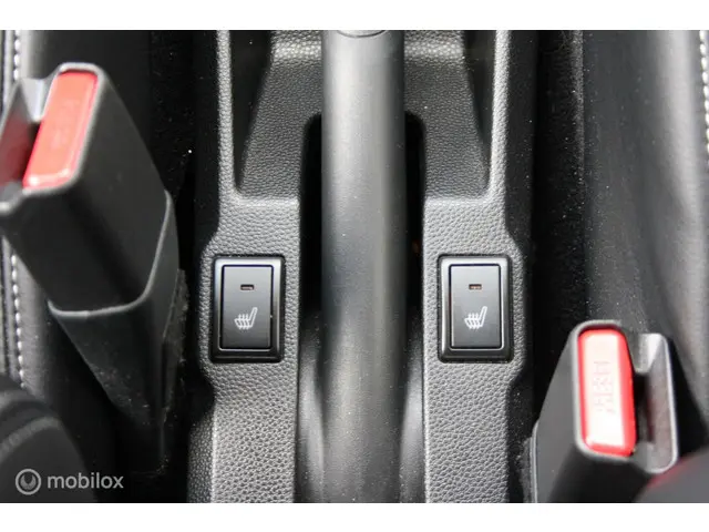 Suzuki Ignis 1.2 Stijl half leder, 12.000km 2019 Benzine 19