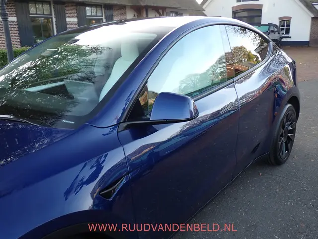 Tesla Model Y Long Range AWD 75kWh 2021 Elektrisch 35