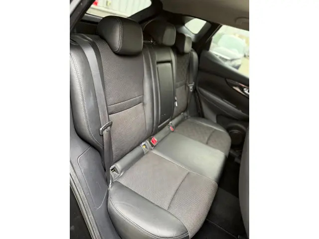 Nissan QASHQAI 1.2 Tekna Automaat 2015 Benzine 31