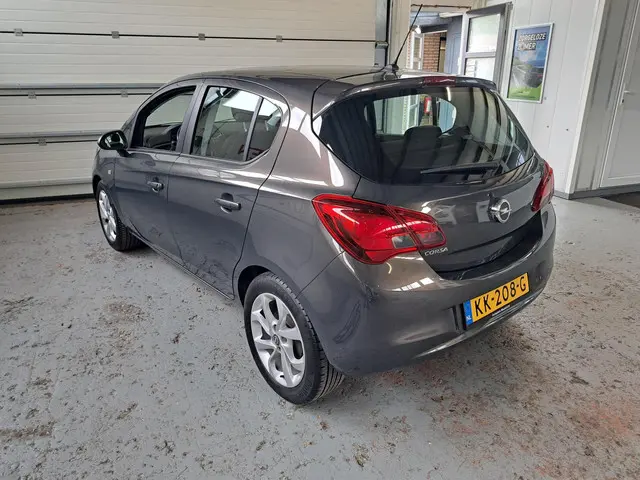 Opel Corsa 1.4 Edition 2016 Benzine 4