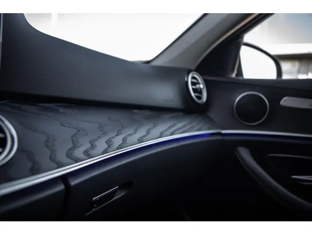 Mercedes-Benz E-Klasse 200 Premium Plus 2018 Benzine 11