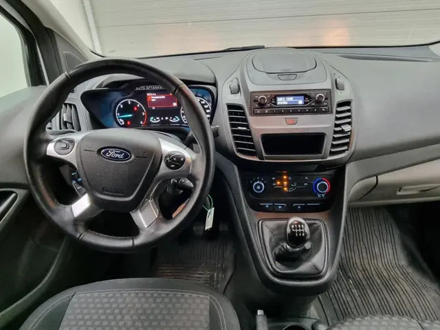 Ford Transit Connect 3