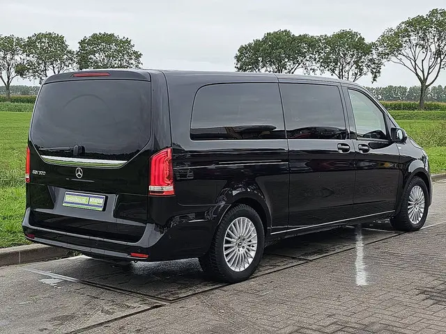 Mercedes-Benz EQV 300 2023 Elektrisch 3