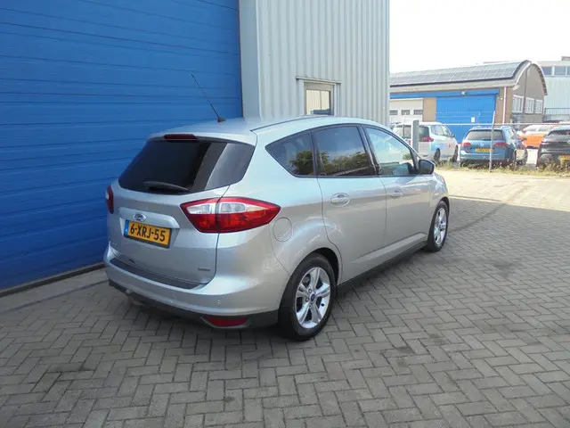 Ford C-MAX 1.0 Titanium APK TREKHAAK 2013 Benzine 11