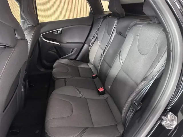 Volvo V40 Cross Country 2.0 T3 Nordic+ 2017 Benzine 18