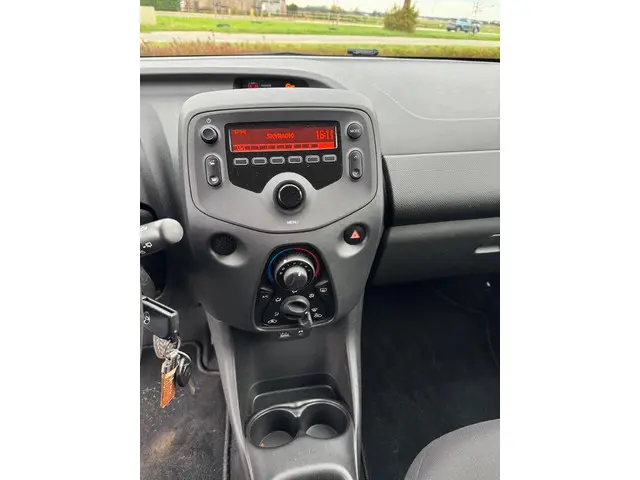 Toyota Aygo 1.0 VVT-i x-fun 2019 Benzine 8